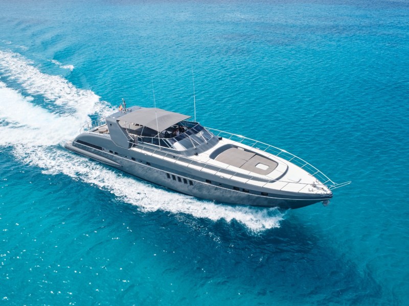 MANGUSTA3 a small boat in a body of water