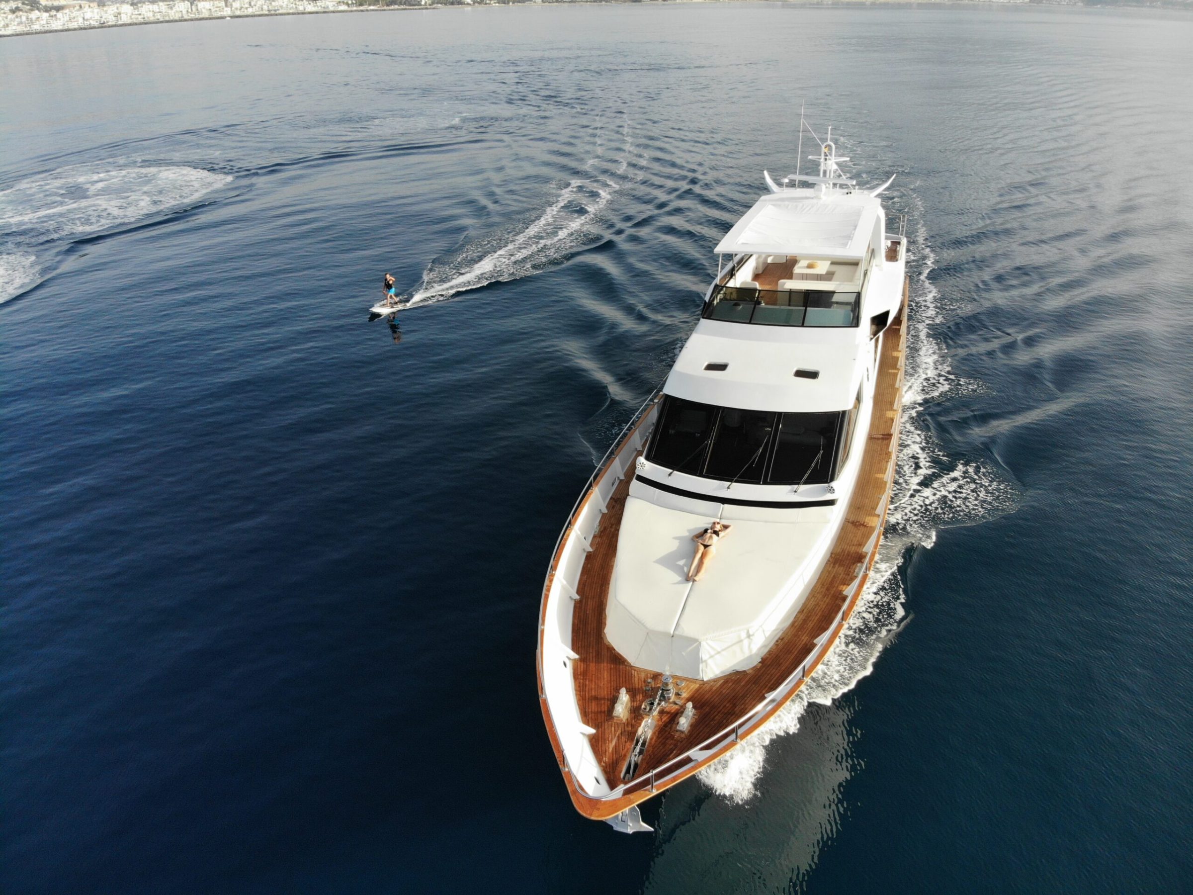 a small boat in a body of water