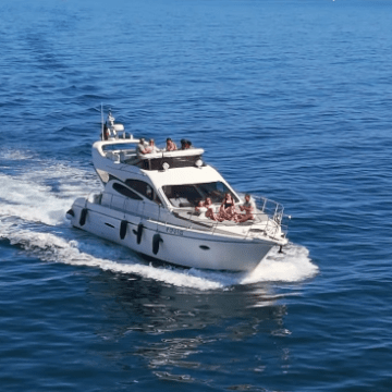 a small boat in a body of water