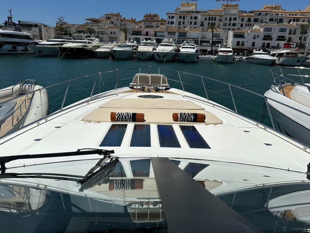 a small boat in a harbor