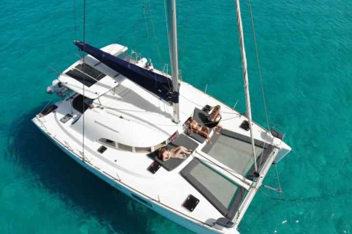 a small boat in a body of water